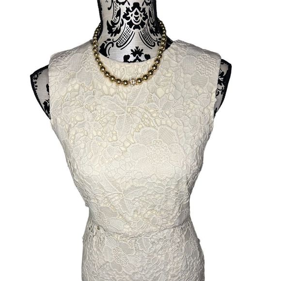 Gold Rhinestones Necklace - Picture 4 of 5